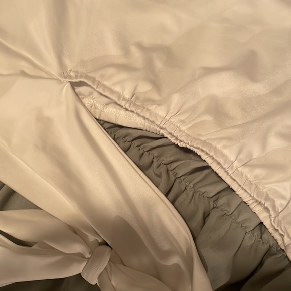 One Shoulder Crop Top - Picture 2 of 4